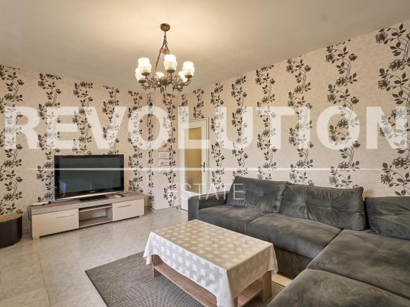 Дава се под наем Двустаен апартамент в Пловдив, Христо Смирненски - 75 кв.м за 375 € - Снимка #1