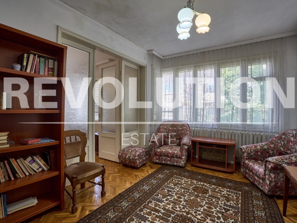 Дава се под наем Етаж от къща в Пловдив, Център - 108 кв.м за 425 € - Снимка #1