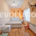 Дава се под наем Двустаен апартамент в Варна, Колхозен пазар - 45 кв.м за 300 € - Снимка #1