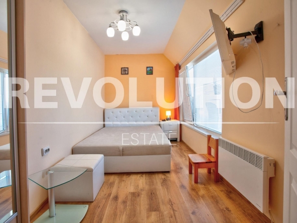 Дава се под наем Двустаен апартамент в Варна, Колхозен пазар - 45 кв.м за 300 € - Снимка #1