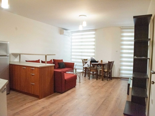Двустаен апартамент в Пловдив, Младежки Хълм - 80 кв.м за 1988 €/кв.м - Снимка #1