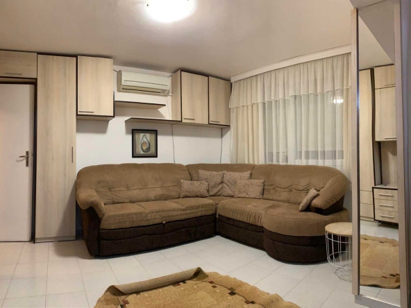 Дава се под наем Едностаен апартамент в Бургас, Възраждане - 40 кв.м за 153 € - Снимка #1