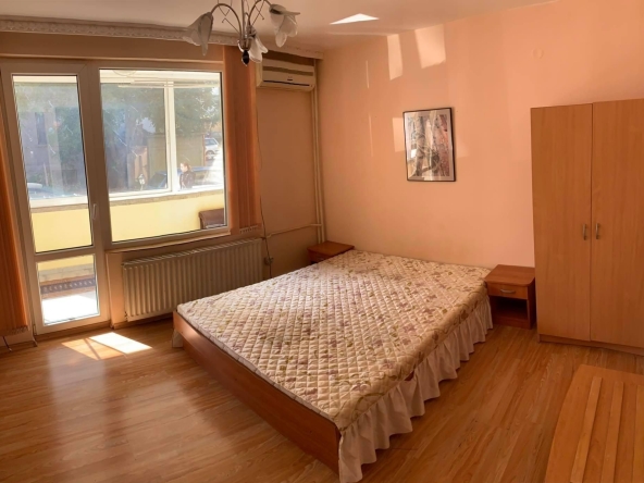 Дава се под наем Двустаен апартамент в Бургас, Лазур - 60 кв.м за 398.82 € - Снимка #1