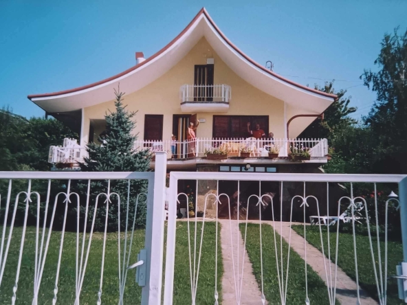 Къща в с. Борилово, Област Стара Загора - 250 кв.м за 1064 €/кв.м - Снимка #1