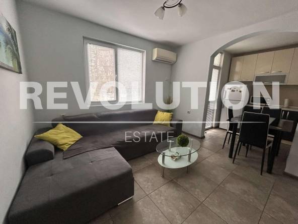 Дава се под наем Тристаен апартамент в Варна, Център - 90 кв.м за 650 € - Снимка #1