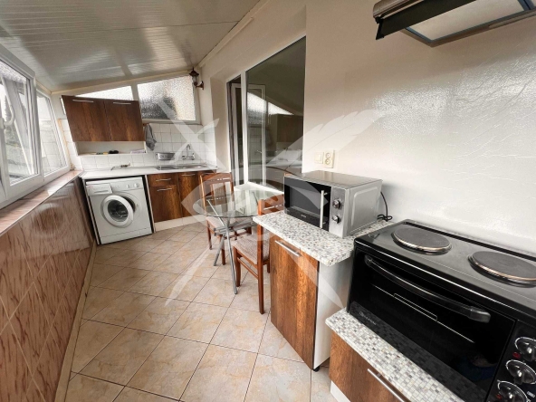 Дава се под наем Четиристаен апартамент в Варна, Център - 76 кв.м за 700 € - Снимка #1