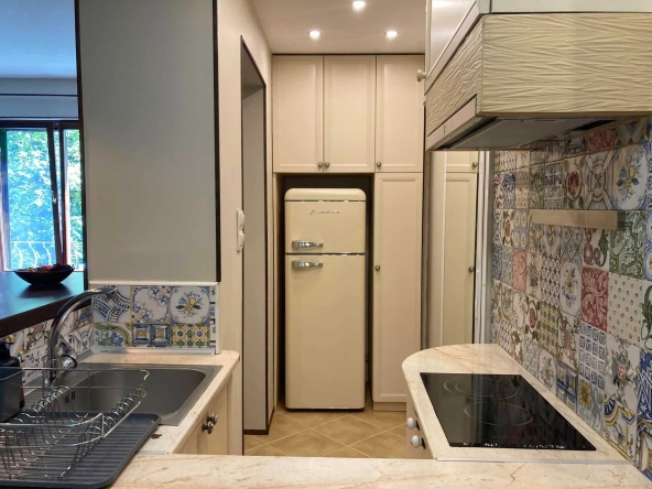 Дава се под наем Двустаен апартамент в София, Център - 61 кв.м за 750 € - Снимка #1