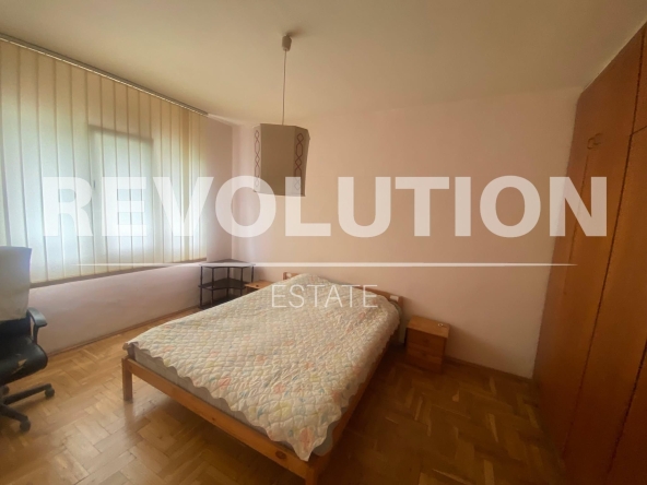 Дава се под наем Тристаен апартамент в Пловдив, Кючук Париж - 90 кв.м за 325 € - Снимка #1