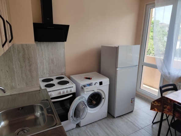 Дава се под наем Двустаен апартамент в Русе, Алеи Възраждане - 70 кв.м за 357 € - Снимка #1