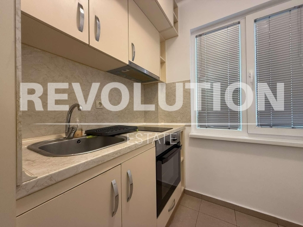 Дава се под наем Едностаен апартамент в Пловдив, Тракия - 36 кв.м за 275 € - Снимка #1