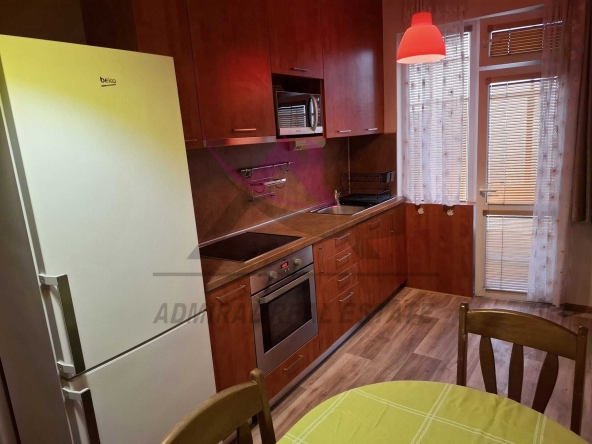 Дава се под наем Тристаен апартамент в Варна, ЖП Гара - 76 кв.м за 550 € - Снимка #1