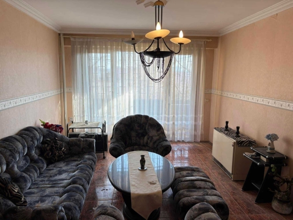 Тристаен апартамент в Видин, Строител - 74 кв.м за 811 €/кв.м - Снимка #1