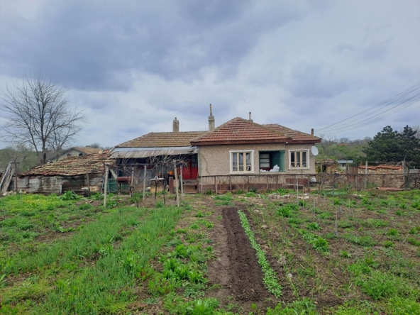 Къща в с. Спасово, Област Добрич - 82 кв.м за 311 €/кв.м - Снимка #1