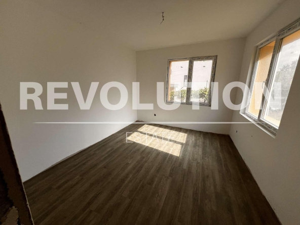 Дава се под наем Етаж от къща в Варна, Виница - 100 кв.м за 500 € - Снимка #1