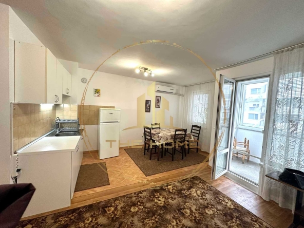 Дава се под наем Двустаен апартамент в Варна, Център - 70 кв.м за 375 € - Снимка #1