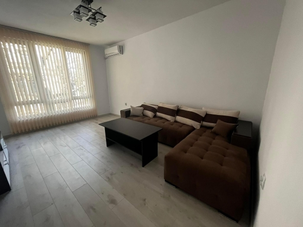 Дава се под наем Тристаен апартамент в Пловдив, Център - 90 кв.м за 650 € - Снимка #1