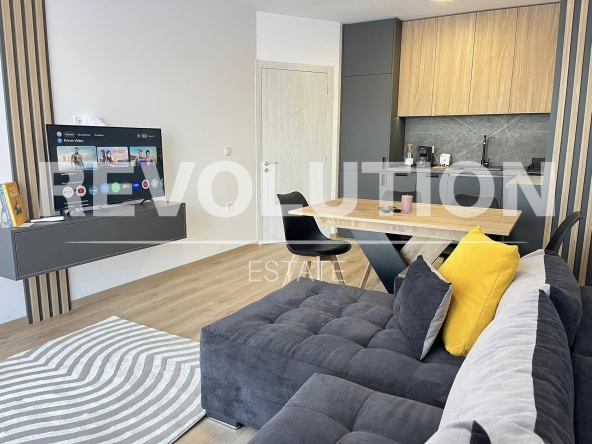 Дава се под наем Двустаен апартамент в Варна, м-т Пчелина - 55 кв.м за 480 € - Снимка #1