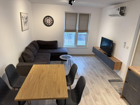 Дава се под наем Двустаен апартамент в Варна, Победа - 65 кв.м за 650 € - Снимка #1