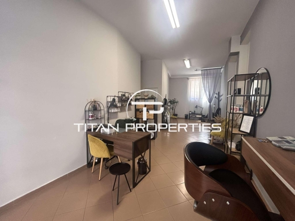 Дава се под наем Магазин в Варна, Базар Левски - 53 кв.м за 400 € - Снимка #1