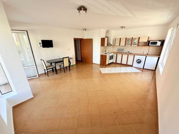 Двустаен апартамент в к.к. Слънчев бряг - 85 кв.м за 1118 €/кв.м - Снимка #1