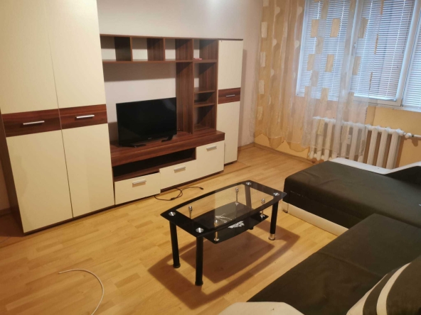 Дава се под наем Двустаен апартамент в Плевен, Сторгозия - 62 кв.м за 255 € - Снимка #1