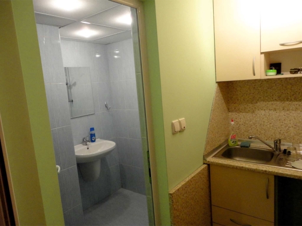 Дава се под наем Едностаен апартамент в Варна, ВИНС - 35 кв.м за 306 € - Снимка #1