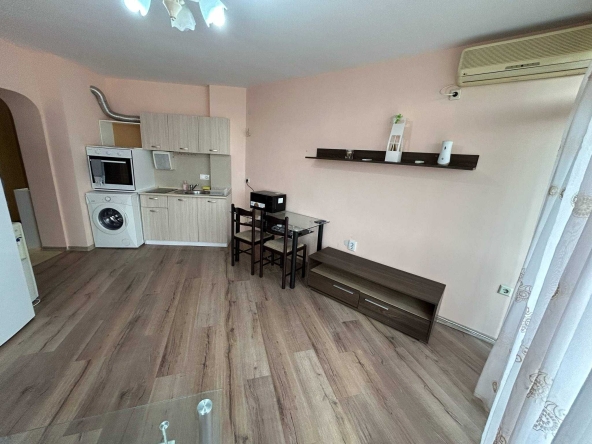 Дава се под наем Двустаен апартамент в Пловдив, Тракия - 60 кв.м за 357 € - Снимка #1