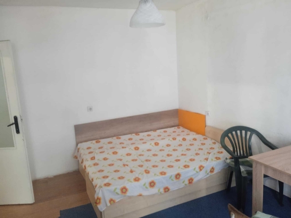 Дава се под наем Едностаен апартамент в Русе, Здравец Изток - 40 кв.м за 142.8 € - Снимка #1