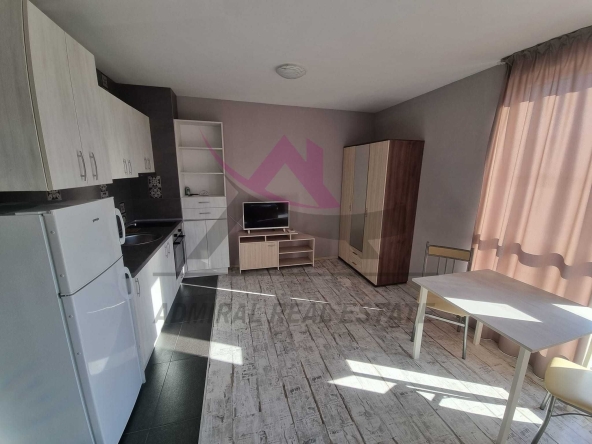 Дава се под наем Едностаен апартамент в Варна, Победа - 30 кв.м за 300 € - Снимка #1