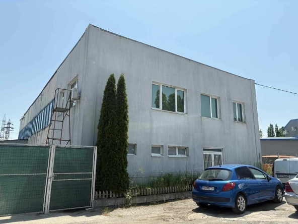 Дава се под наем Промишлена сграда в София, Военна рампа - 500 кв.м за 3500 € - Снимка #1