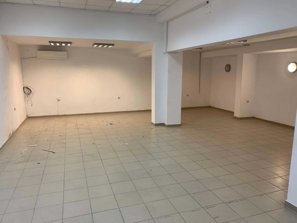 Дава се под наем Магазин в Велико Търново, Център - 109 кв.м за 150000 € - Снимка #1