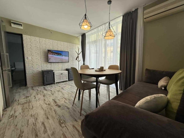 Дава се под наем Хотел в Китен - 60 кв.м за 66.3 € - Снимка #1