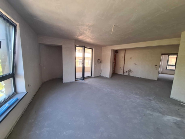 Тристаен апартамент в Хасково, Училищни - 112 кв.м за 1200 €/кв.м - Снимка #1