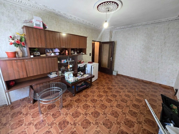 Тристаен апартамент в Казанлък - 63 кв.м за 842 €/кв.м - Снимка #1