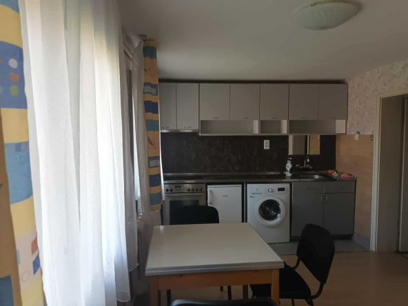 Дава се под наем Двустаен апартамент в Дупница - 30 кв.м за 153 € - Снимка #1