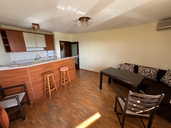 Дава се под наем Тристаен апартамент в Варна, Бриз - 93 кв.м за 500 € - Снимка #1