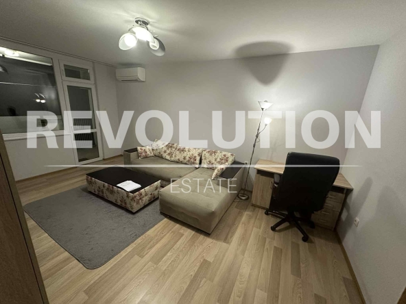 Дава се под наем Двустаен апартамент в Пловдив, Младежки Хълм - 90 кв.м за 475 € - Снимка #1