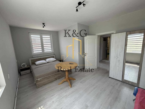 Етаж от къща в Разград, Абритус - 58 кв.м за 1583 €/кв.м - Снимка #1