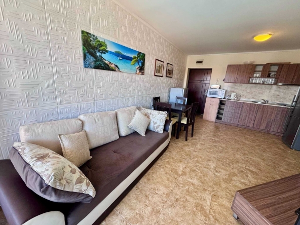Тристаен апартамент в к.к. Слънчев бряг - 70 кв.м за 1366 €/кв.м - Снимка #1