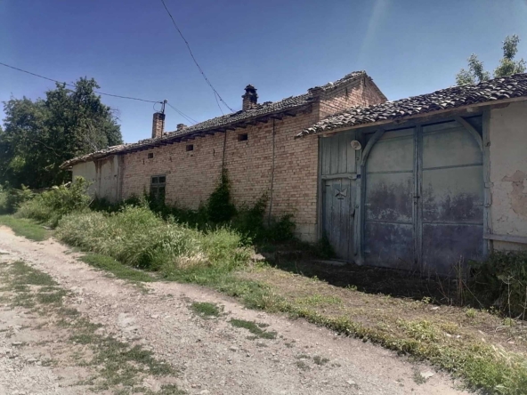 Къща в с. Садина, Област Търговище - 150 кв.м за 85 €/кв.м - Снимка #1