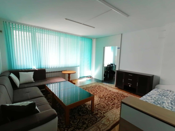 Дава се под наем Тристаен апартамент в София, Студентски град - 91 кв.м за 816 € - Снимка #1