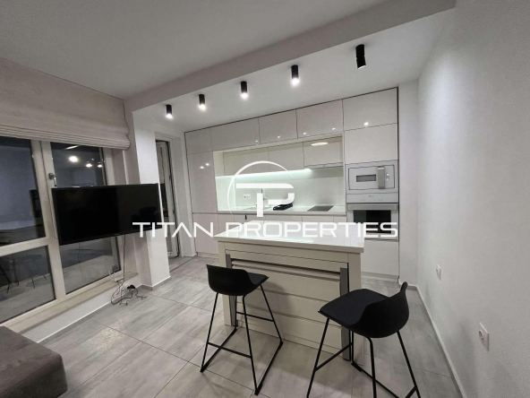 Дава се под наем Тристаен апартамент в Варна, Бриз - 100 кв.м за 1000 € - Снимка #1