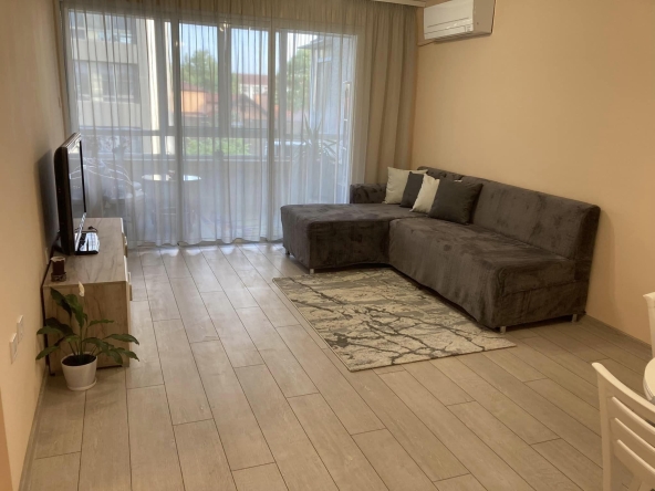 Дава се под наем Тристаен апартамент в Варна, Център - 80 кв.м за 650 € - Снимка #1