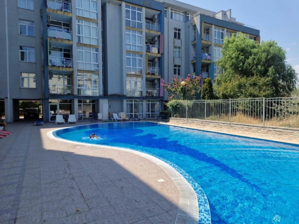 Двустаен апартамент в к.к. Слънчев бряг - 65 кв.м за 924 €/кв.м - Снимка #1