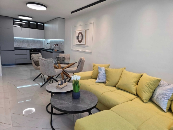 Тристаен апартамент в Стара Загора, Три чучура - център - 110 кв.м за 1619 €/кв.м - Снимка #1