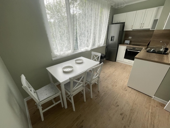 Дава се под наем Двустаен апартамент в Бургас, Лазур - 70 кв.м за 612 € - Снимка #1