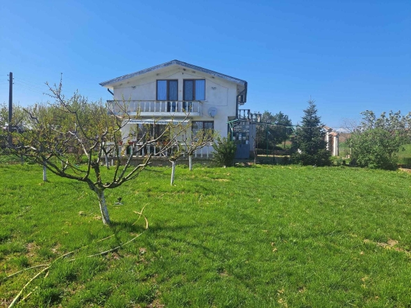 Къща в с. Тракия, Област Стара Загора - 110 кв.м за 1228 €/кв.м - Снимка #1