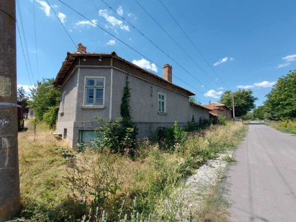 Къща в с. Буховци, Област Търговище - 80 кв.м за 351 €/кв.м - Снимка #1