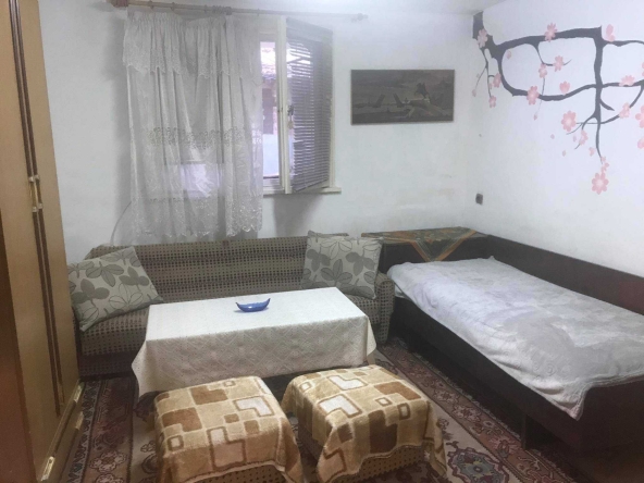 Дава се под наем Едностаен апартамент в Пловдив, Изгрев - 40 кв.м за 178.5 € - Снимка #1