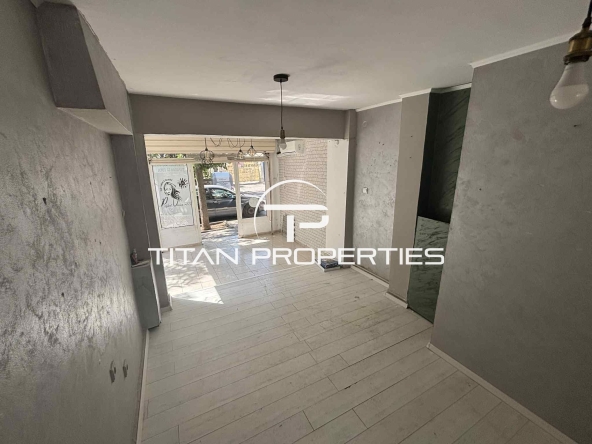 Дава се под наем Магазин в Бургас, Център - 27 кв.м за 244.8 € - Снимка #1